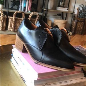 Everlane Oxford Heel in Black - Size 8.5